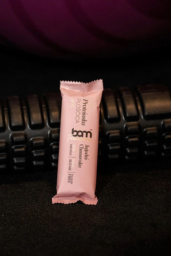 Proteinska ploščica s sladilom, Jagodni cheesecake