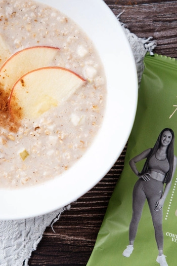 Oatmeal, jabolčna pita, 60 g